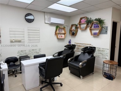 Well-established beauty salon opportunity located in a central - photo 4