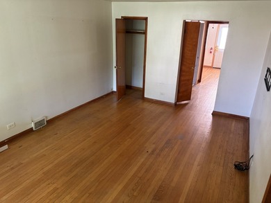 Discover the potential in this charming 3-bedroom, 1-bath home - photo 3
