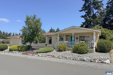 Outstanding, sunny location in Parkwood! This home is situated - photo 1