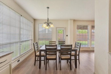 Freshly updated Highland Home in the Woodbridge golf course - photo 7