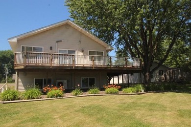 Welcome to Island Lake! This 3-bedroom, 2-bath home with 100 - photo 17