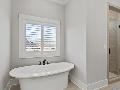 This beautifully upgraded 4BR/3.5BA home offers luxury finishes - photo 21
