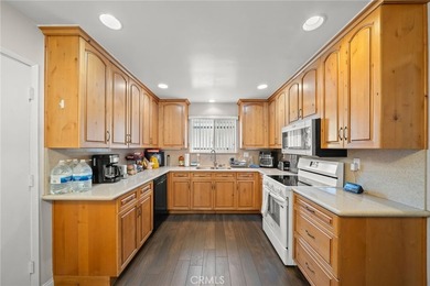 Located in the highly desirable El Dorado Park Estates community - photo 6