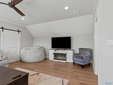 This beautifully upgraded 4BR/3.5BA home offers luxury finishes - photo 32