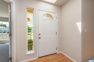 Beautiful one owner home in Sun Meadows located just east of - photo 6