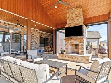 This beautifully upgraded 4BR/3.5BA home offers luxury finishes - photo 37