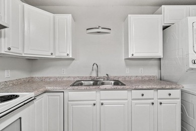Apartment complex with 4 duplex units and 8 total rental units - photo 3
