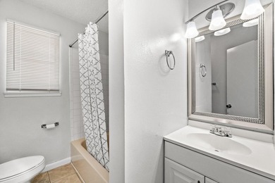 Apartment complex with 4 duplex units and 8 total rental units - photo 10