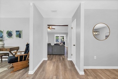 Welcome to highly sought-after Bluewater Bay, where charm - photo 3