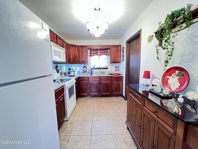 Your New Home Awaits! This charming 3-bedroom, 1.5-bath home - photo 6