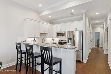 Rare opportunity to own a penthouse (top floor) in the Village - photo 10