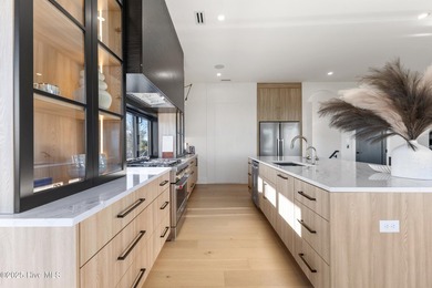 Thoughtfully positioned to capture sweeping views across the - photo 15