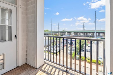 A rare 1,359 sq. ft. urban sanctuary! This luxury 3BR/2BA - photo 27