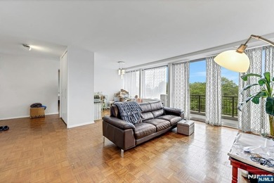 Welcome to #2 Horizon House in Fort Lee.Spacious one bedroom one