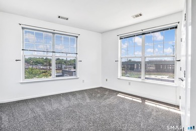 A rare 1,359 sq. ft. urban sanctuary! This luxury 3BR/2BA - photo 38