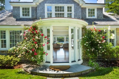 Exquisite Waterfront Estate in Exclusive Oyster Harbors: - photo 10