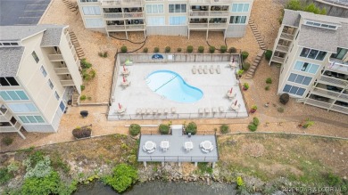 Beautifully maintained 2-bedroom, 2-bath condo at Parkside Place