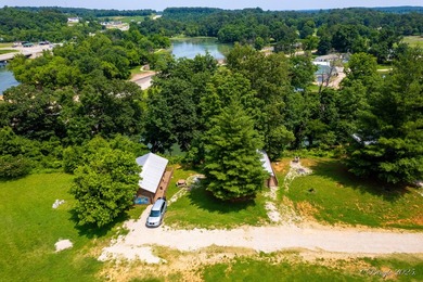 4 Cabins on roughly 2.5 acres adjoining the Warm Fork River and - photo 4