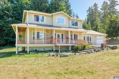 Tucked into a peaceful setting, this spacious 4-bedroom, 2 - photo 4