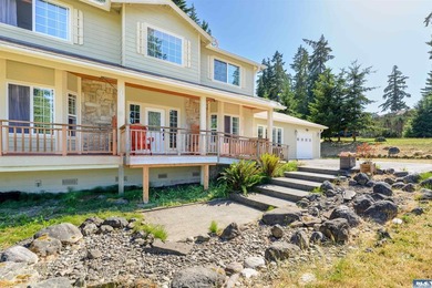 Tucked into a peaceful setting, this spacious 4-bedroom, 2 - photo 5