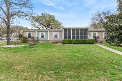 Cedar Creek Lake Home For Sale in Kemp Texas