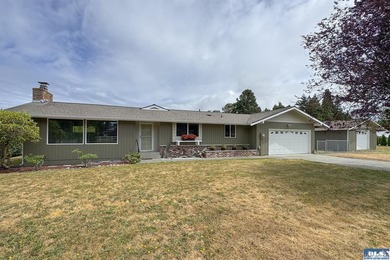 Move right into this beautifully remodeled 3 BR, 2 BA rambler - photo 1