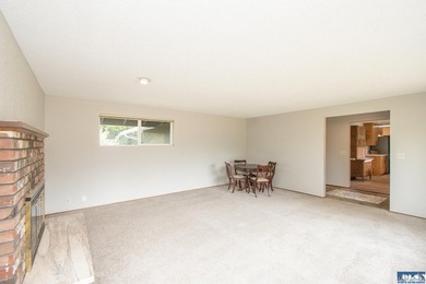 Move right into this beautifully remodeled 3 BR, 2 BA rambler - photo 6
