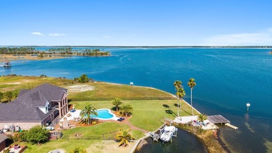 Coastal living at its finest AND featured on HGTV Amazing Water - photo 9