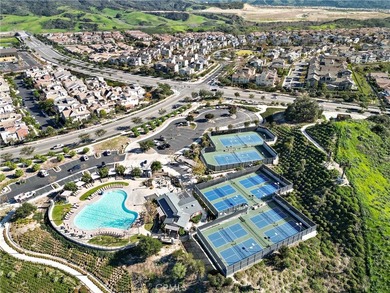 Welcome to 10 Promesa a bright and stunning town home with - photo 32