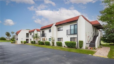 Welcome to this cozy updated 2-bedroom, 2-bathroom condo located - photo 2