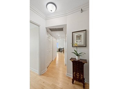 NESTLED IN THE CATHEDRAL DISTRICT THIS STYLISH 2BD/2BA IS THE - photo 3