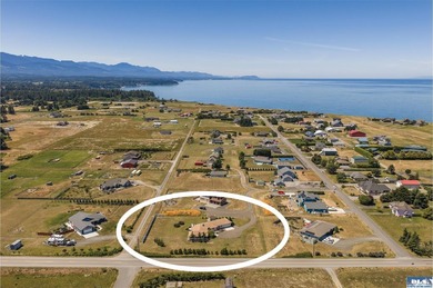 Panoramic Olympic Mountain views take center stage from this - photo 3