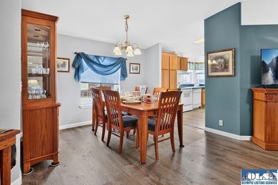 Built in 2001 and located in desirable Hendrickson Park, this - photo 9
