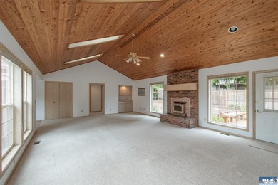 One level, 3 bedroom, 2 bath home with a den, located on the - photo 8