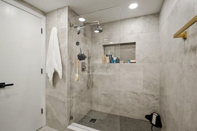 Welcome to Thornhill Village an intimate boutique community of - photo 18