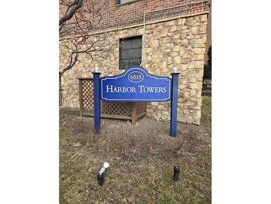 Strong investment opportunity in the well-known Harbor Towers on
