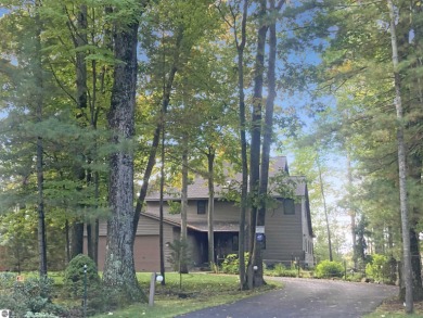 Spider Lake Home For Sale in Traverse City Michigan