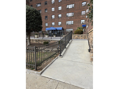 Strong investment opportunity in the well-known Harbor Towers on