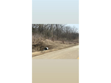 UPGRADES INCLUDE A WATER AND ELECTRIC LINE ADDED, AS WELL AS A - photo 2