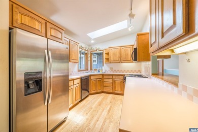 Welcome to this beautifully maintained custom home, lovingly - photo 9