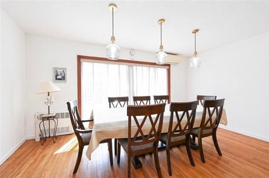 Great opportunity to own this move in condition brick home in a - photo 4