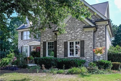 AWARD WINNING BROOKWOOD SCHOOLS! This beautiful brick home - photo 3