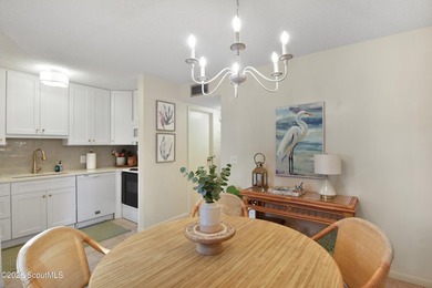 Adorable 2 bedroom, 1.5 bath beach cottage-style townhome! This - photo 4