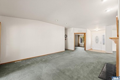 Exceptional Opportunity with Mountain Views, Shop Space & - photo 8