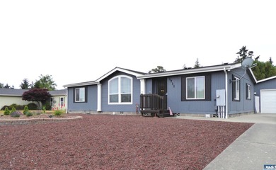 This is the perfect home for those wanting low maintenance - photo 2