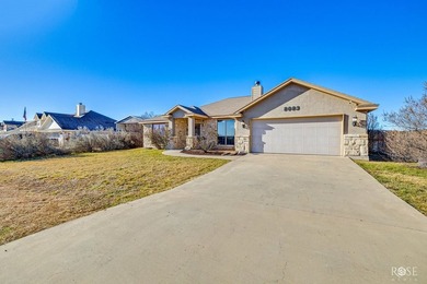 You will love coming home to this beautiful, well-kept 4-bedroom - photo 4