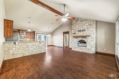 You will love coming home to this beautiful, well-kept 4-bedroom - photo 8