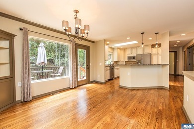 This beautifully appointed home offers water views, thoughtful - photo 4
