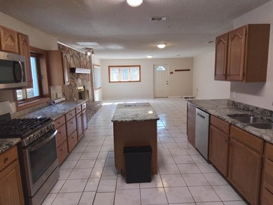 BACK ON THE MARKET DUE TO BUYER'S INADEQUATE FUNDING. Reduced - photo 8