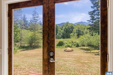 Looking for a gorgeous mountain backdrop on a private 1.1+ acre - photo 2